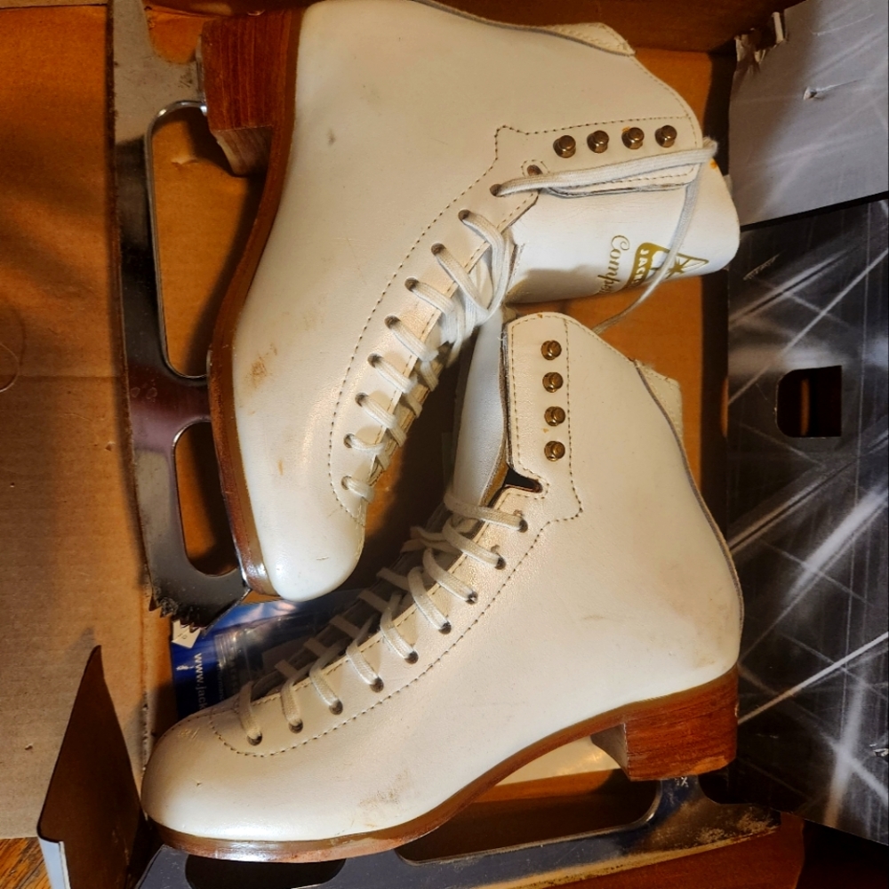 Figure Skates Women's Size 7
